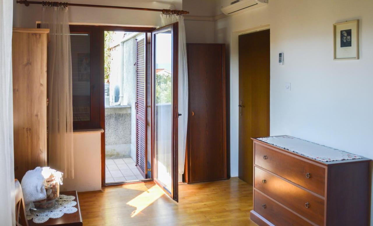 Apartment Zoja Pinezici  Exterior photo